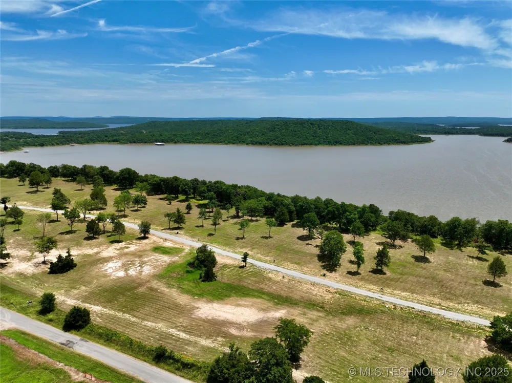 19 Kathy Lane Eufaula, OK 74432