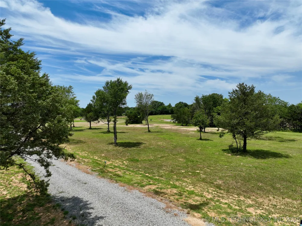 19 Kathy Lane Eufaula, OK 74432