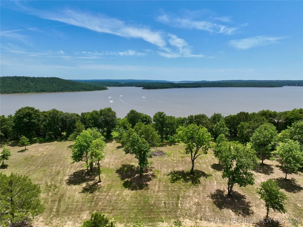 19 Kathy Lane Eufaula, OK 74432