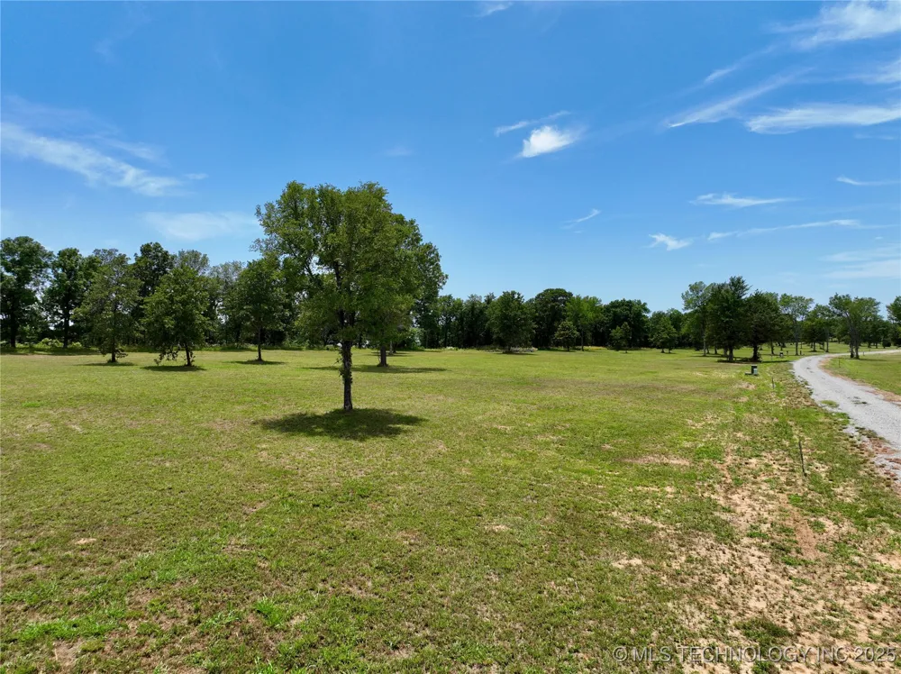 14 Kathy Lane Eufaula, OK 74432