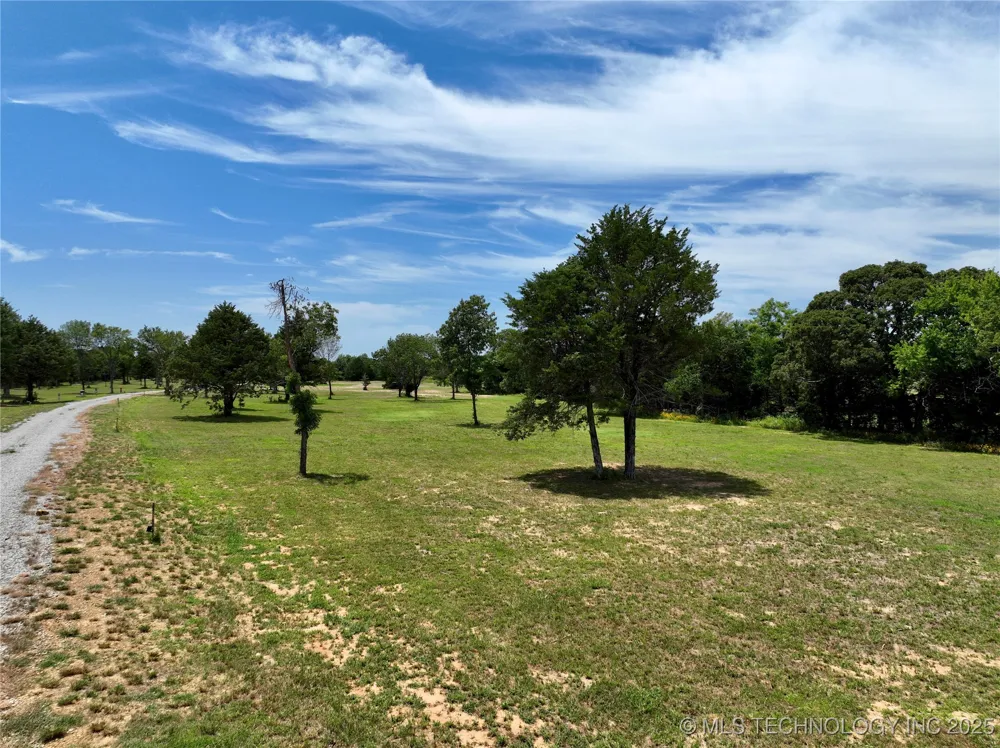 14 Kathy Lane Eufaula, OK 74432
