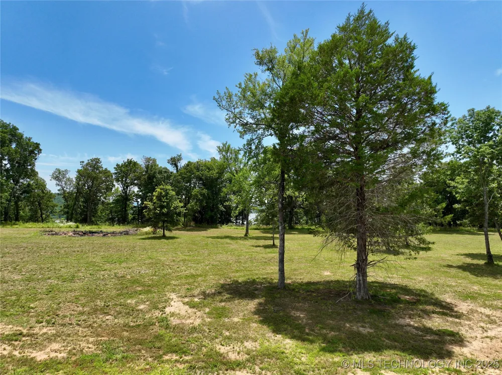 14 Kathy Lane Eufaula, OK 74432