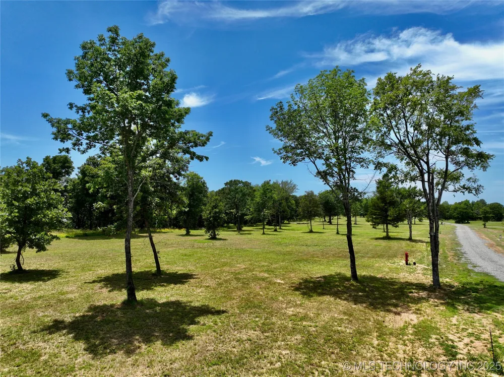 14 Kathy Lane Eufaula, OK 74432