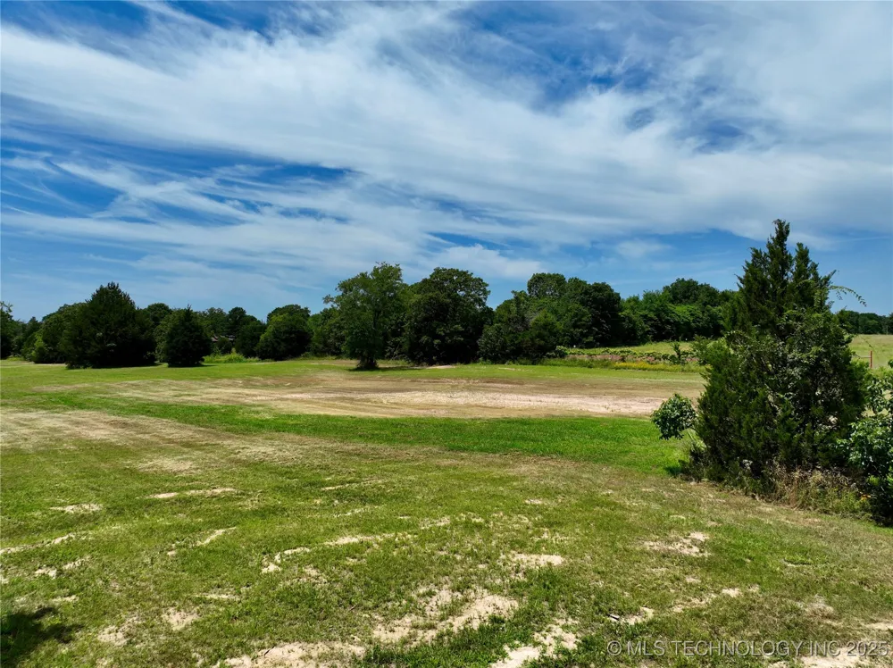 14 Kathy Lane Eufaula, OK 74432