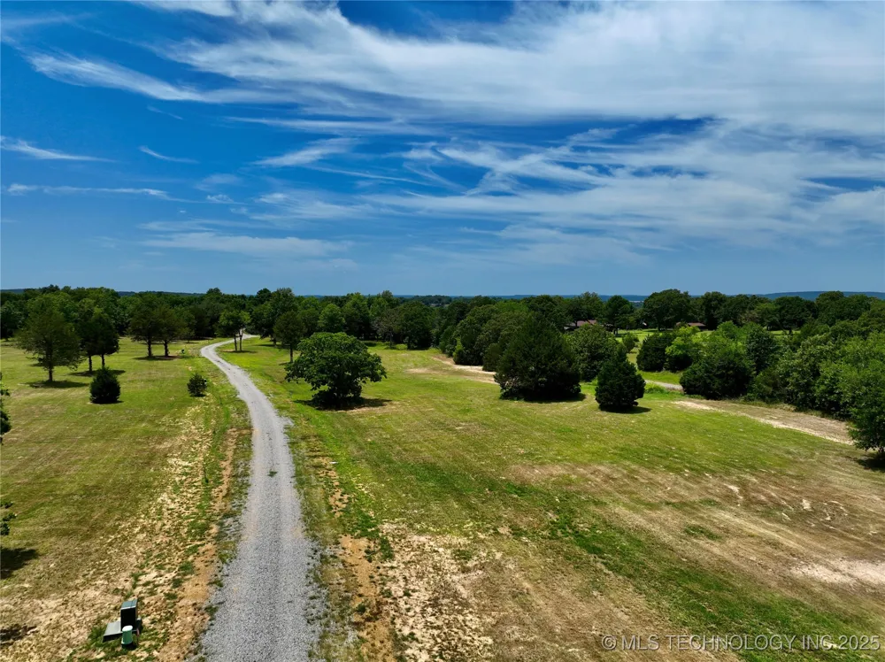 14 Kathy Lane Eufaula, OK 74432