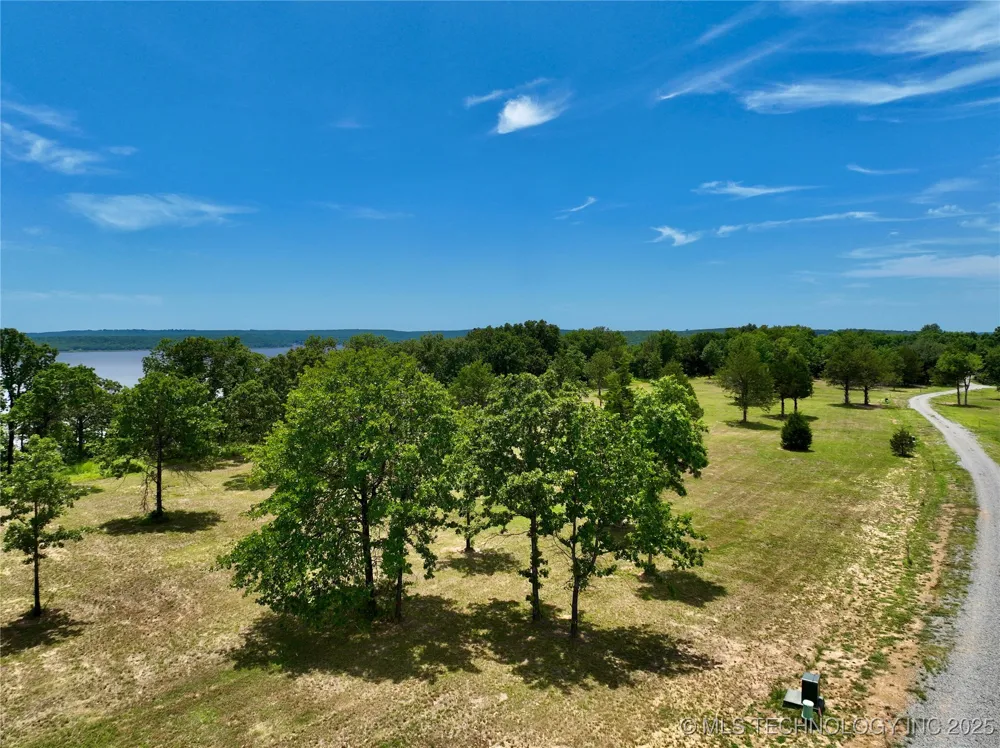 14 Kathy Lane Eufaula, OK 74432