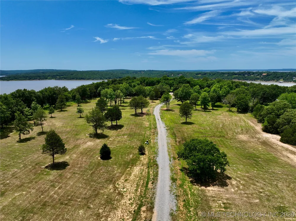 14 Kathy Lane Eufaula, OK 74432