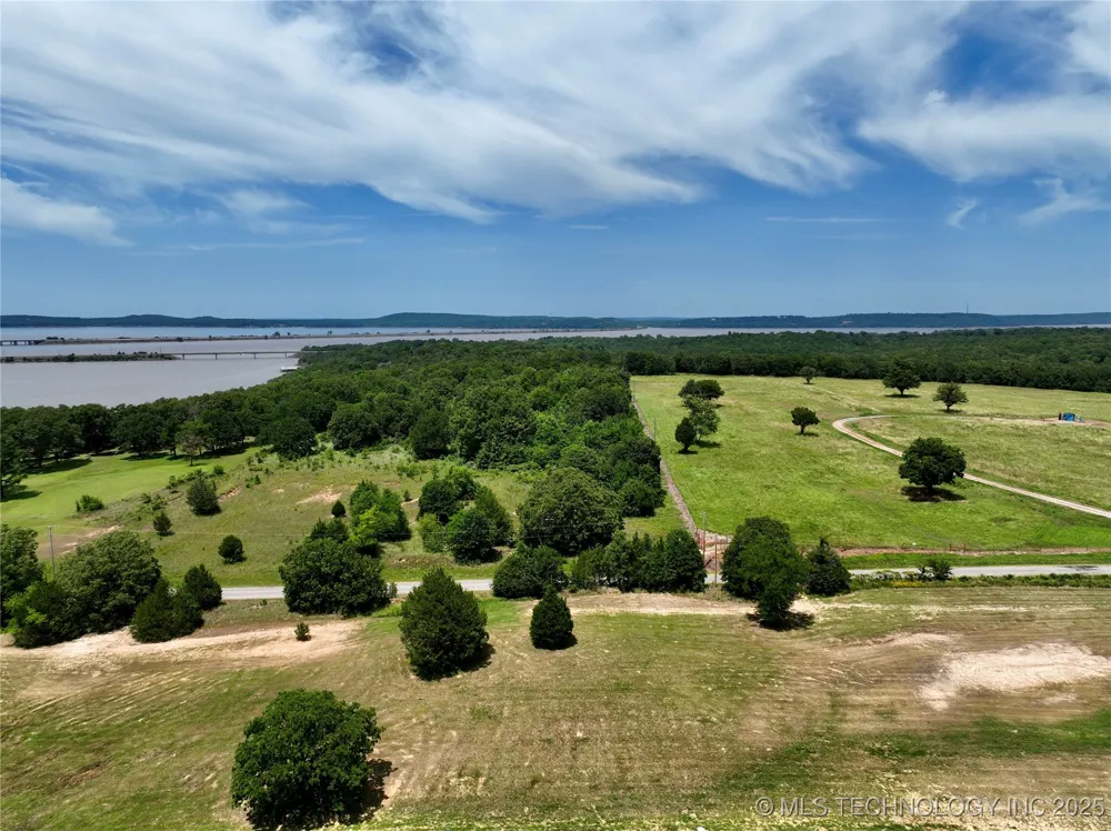14 Kathy Lane Eufaula, OK 74432