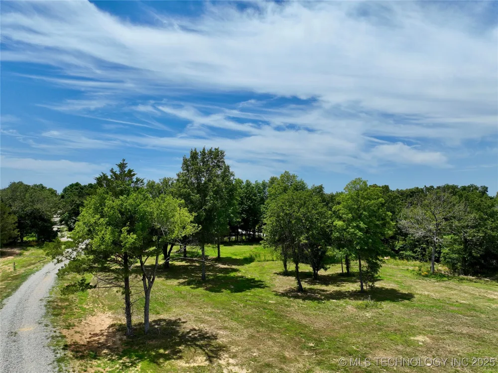 14 Kathy Lane Eufaula, OK 74432
