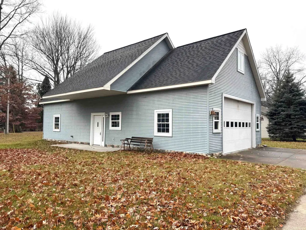 103 Ultra Court Roscommon Township, MI 48653