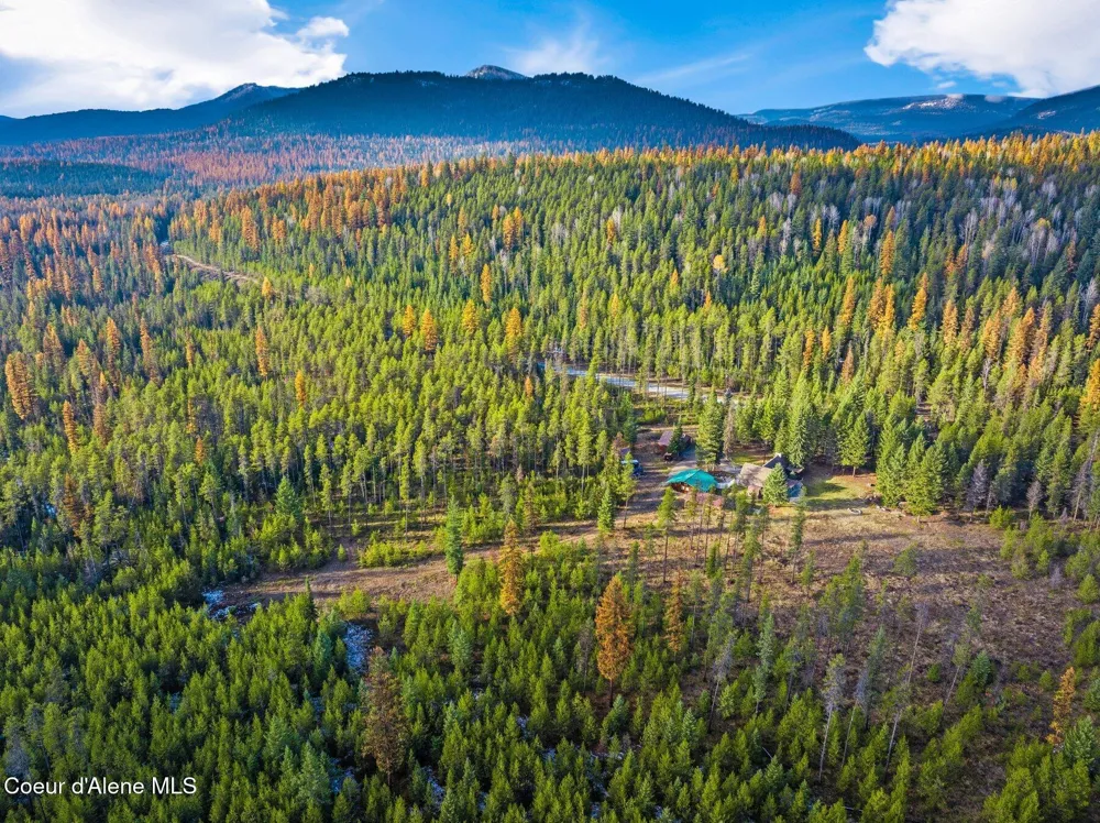 762 Reeder Bay Road Nordman, ID 83848