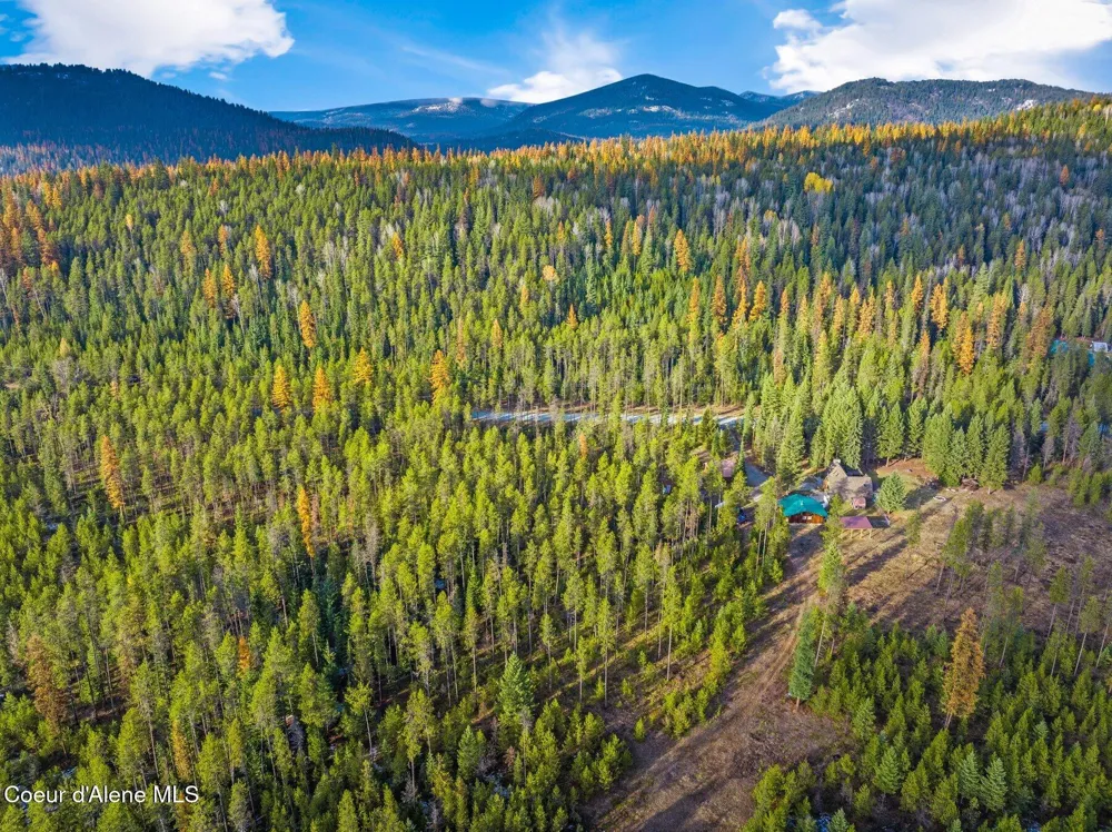 762 Reeder Bay Road Nordman, ID 83848