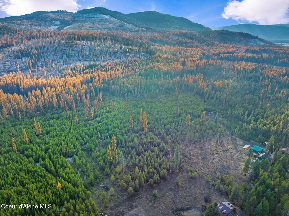 762 Reeder Bay Road Nordman, ID 83848