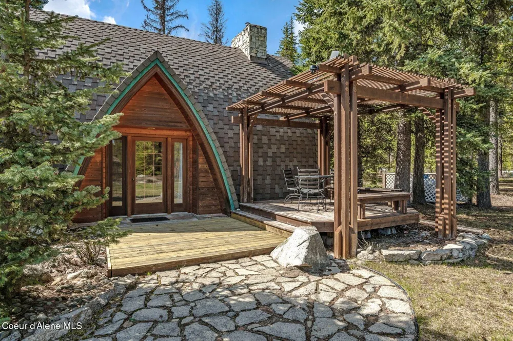 762 Reeder Bay Road Nordman, ID 83848