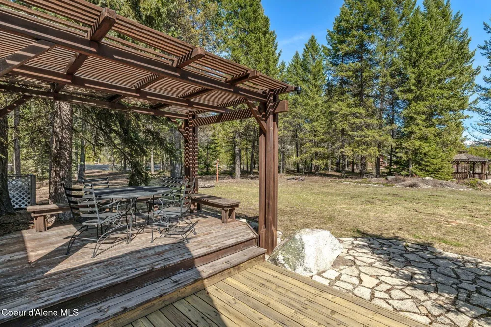 762 Reeder Bay Road Nordman, ID 83848