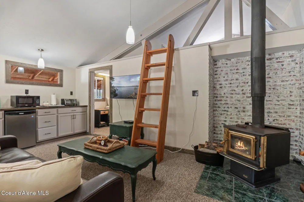 762 Reeder Bay Road Nordman, ID 83848