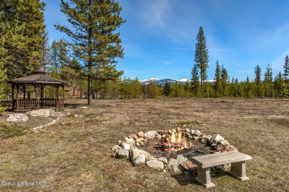 762 Reeder Bay Road Nordman, ID 83848