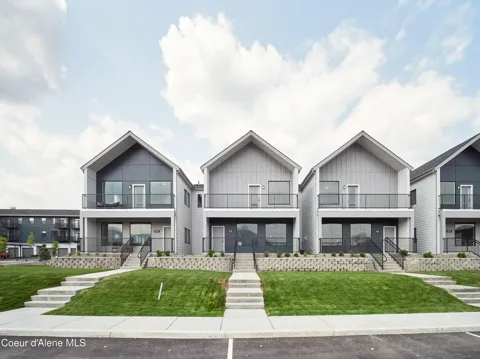 953 E RAILROAD AVENUE
