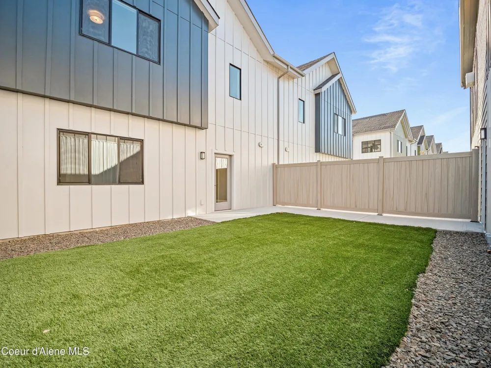 1033 E RAILROAD AVENUE Post Falls, ID 83854