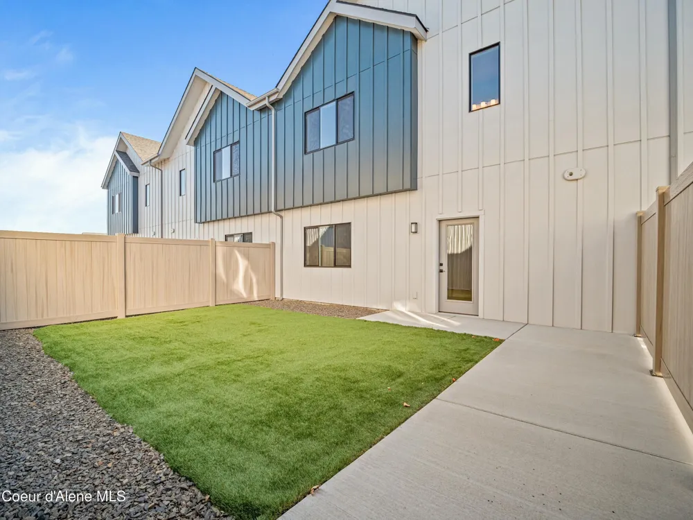 1033 E RAILROAD AVENUE Post Falls, ID 83854