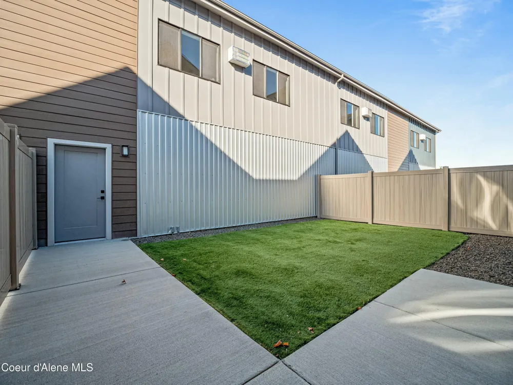 1033 E RAILROAD AVENUE Post Falls, ID 83854