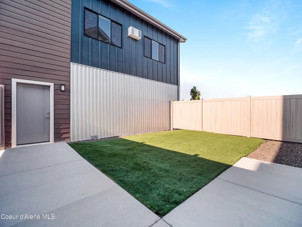 1037 E RAILROAD AVENUE Post Falls, ID 83854