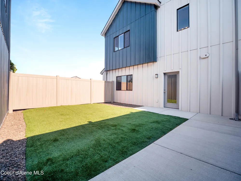 1037 E RAILROAD AVENUE Post Falls, ID 83854