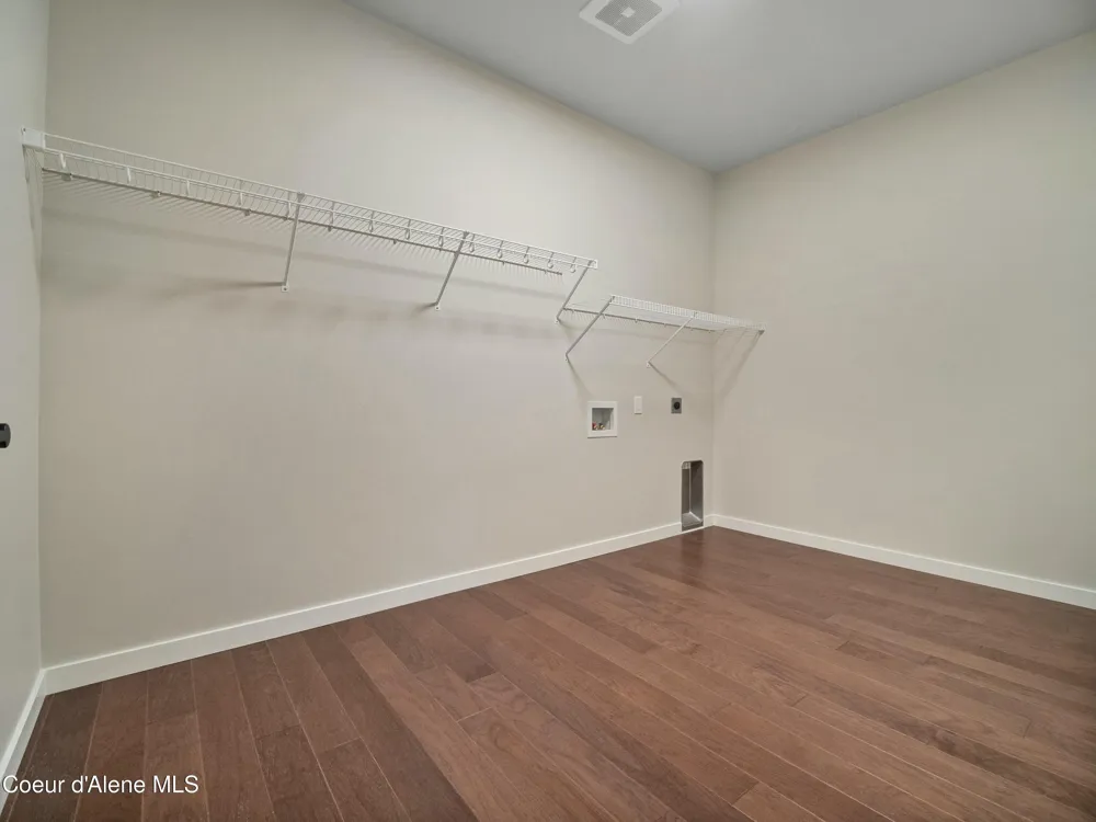 995 E RAILROAD AVENUE Post Falls, ID 83854