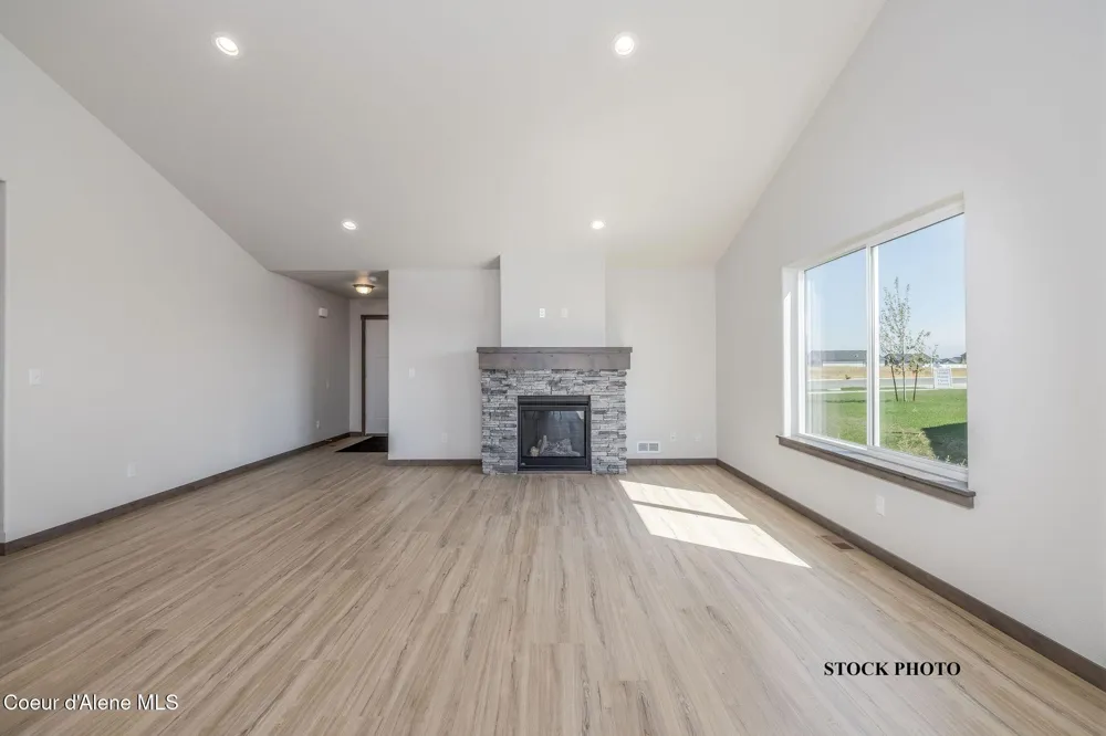 11890 ENTWISTLE WAY Rathdrum, ID 83858