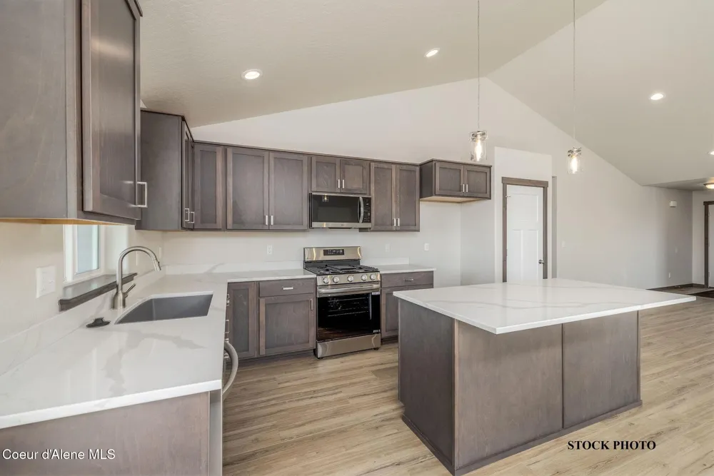 11890 ENTWISTLE WAY Rathdrum, ID 83858