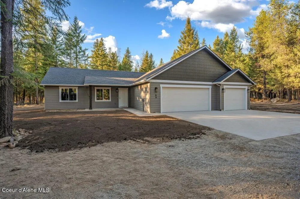 69 Mohawk Drive Athol, ID 83801