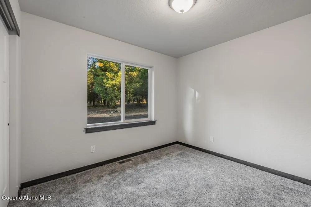 69 Mohawk Drive Athol, ID 83801