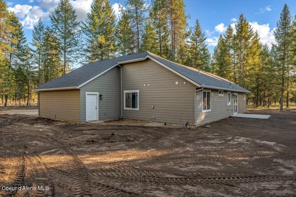 69 Mohawk Drive Athol, ID 83801
