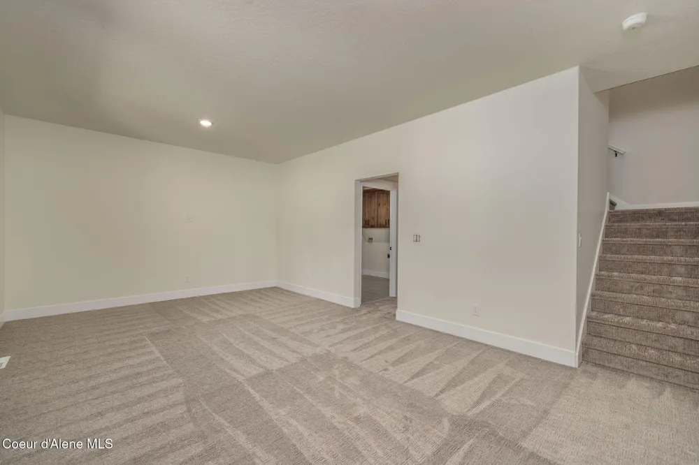240 BROWN BEAR DRIVE Nordman, ID 83848