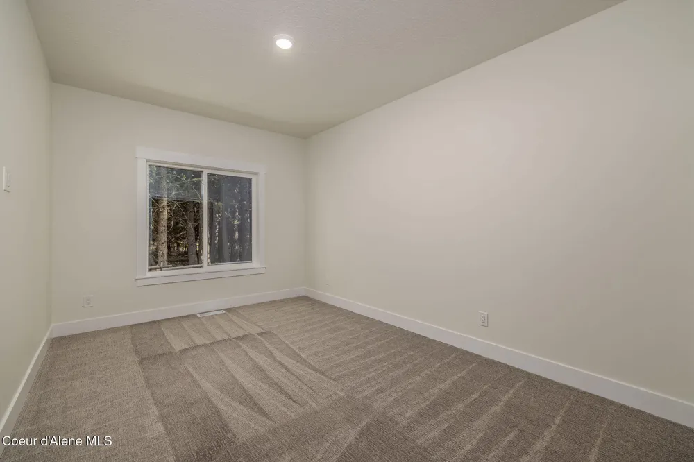 240 BROWN BEAR DRIVE Nordman, ID 83848