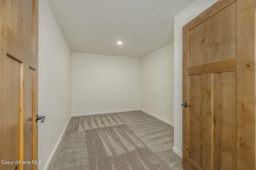240 BROWN BEAR DRIVE Nordman, ID 83848