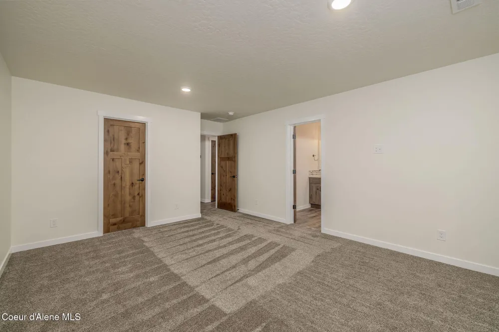 240 BROWN BEAR DRIVE Nordman, ID 83848