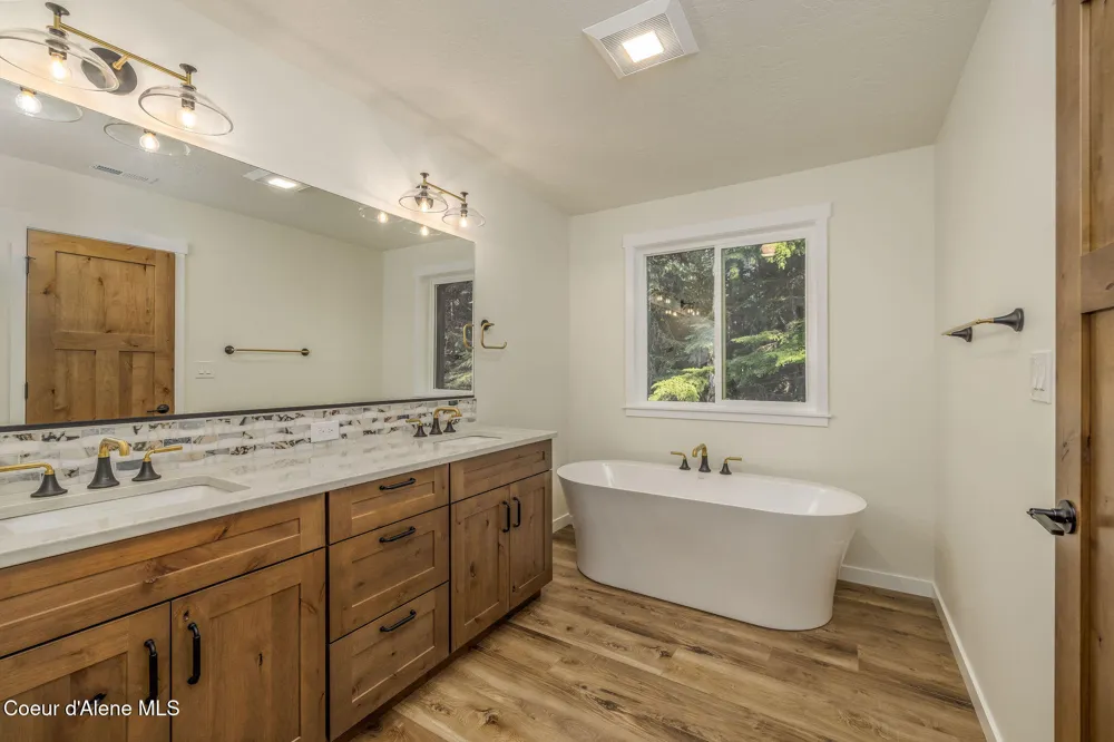 240 BROWN BEAR DRIVE Nordman, ID 83848