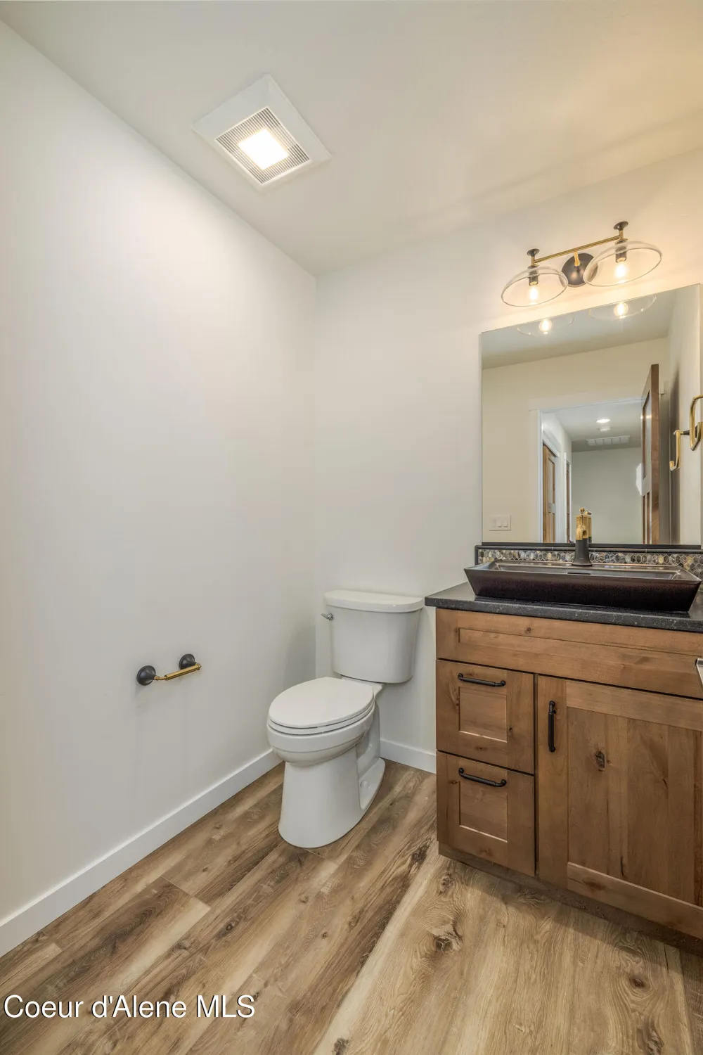 240 BROWN BEAR DRIVE Nordman, ID 83848