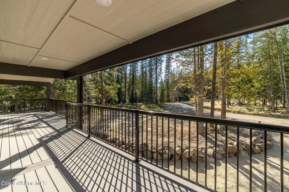 240 BROWN BEAR DRIVE Nordman, ID 83848