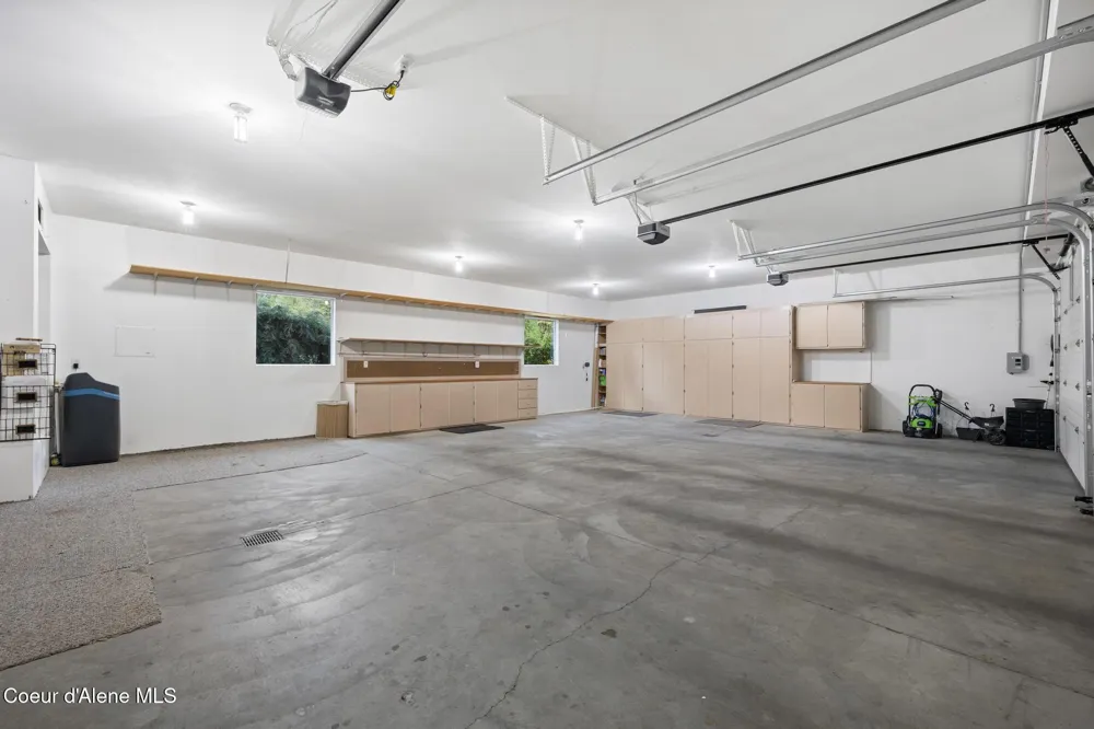 3825 E ENGLISH POINT ROAD Hayden, ID 83835