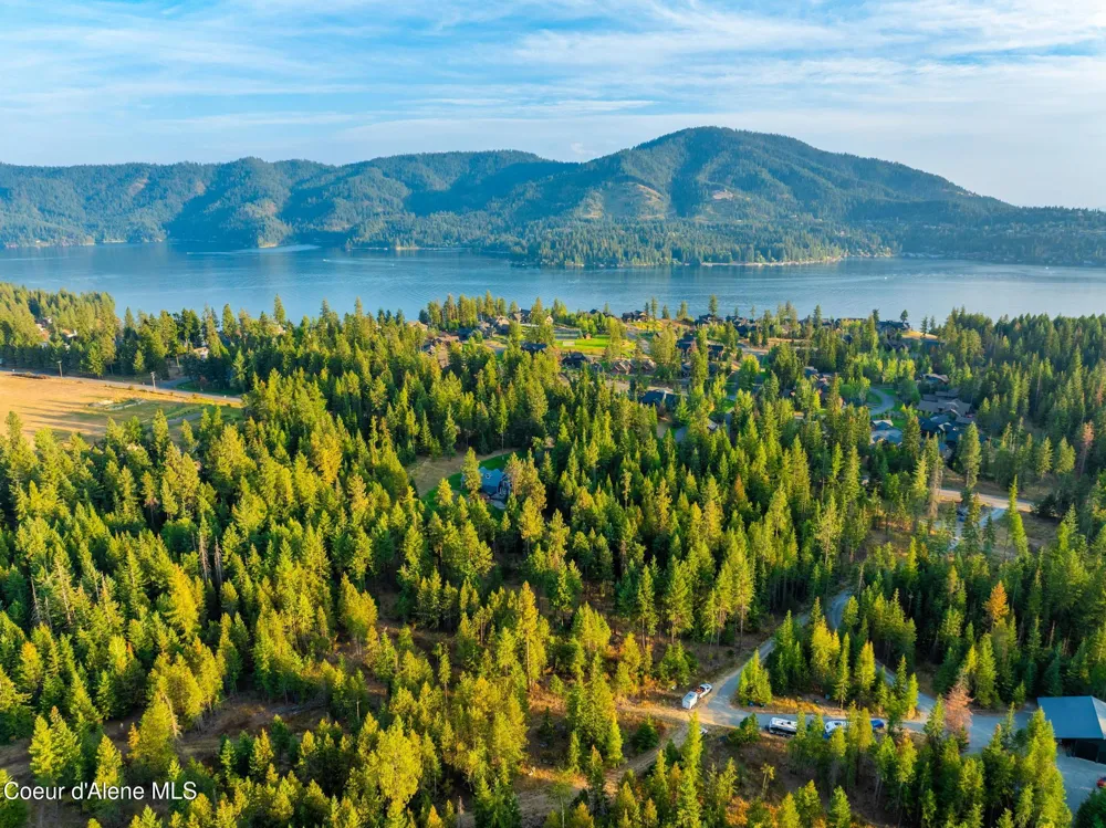 3825 E ENGLISH POINT ROAD Hayden, ID 83835