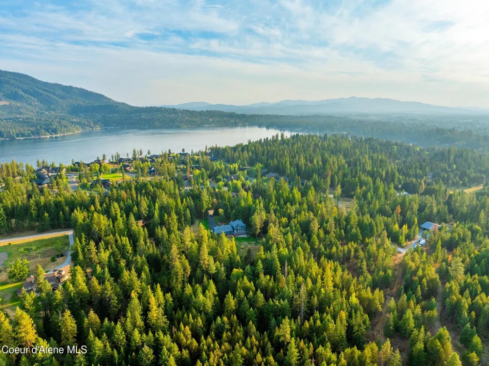 3825 E ENGLISH POINT ROAD Hayden, ID 83835