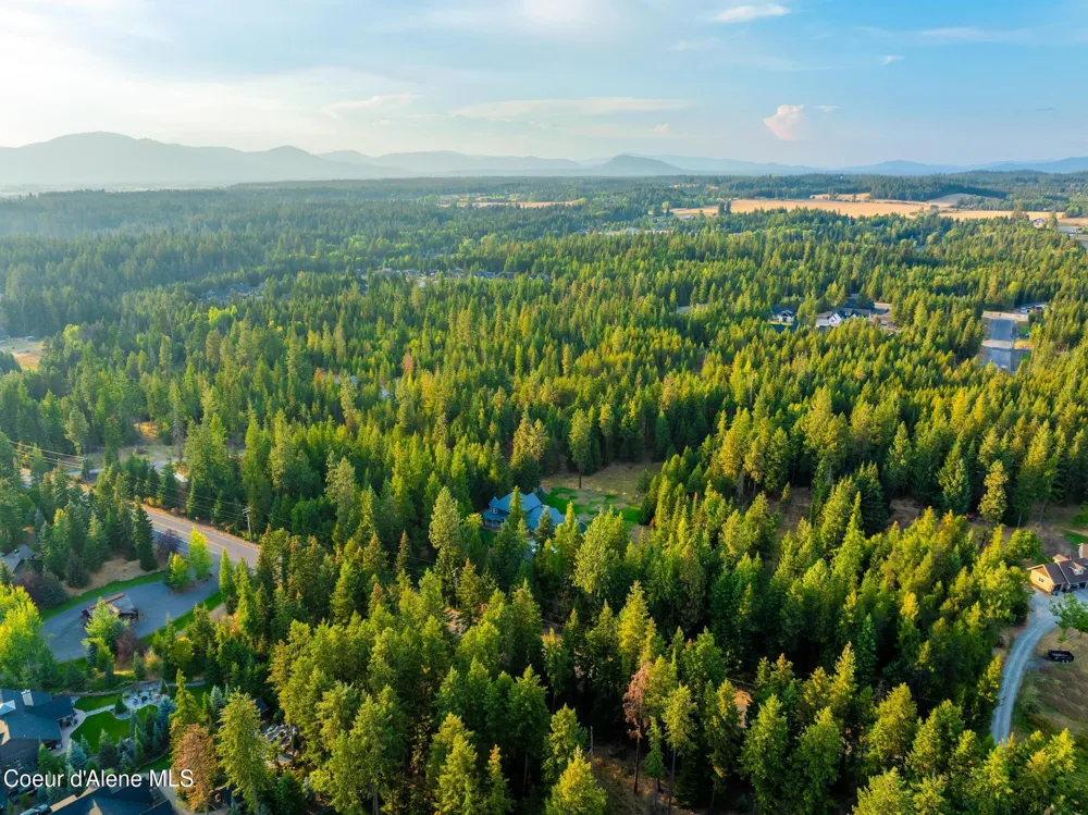 3825 E ENGLISH POINT ROAD Hayden, ID 83835