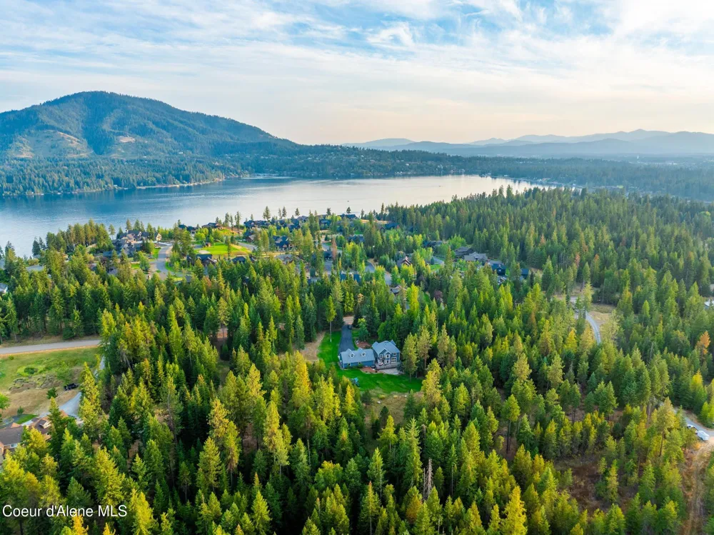 3825 E ENGLISH POINT ROAD Hayden, ID 83835