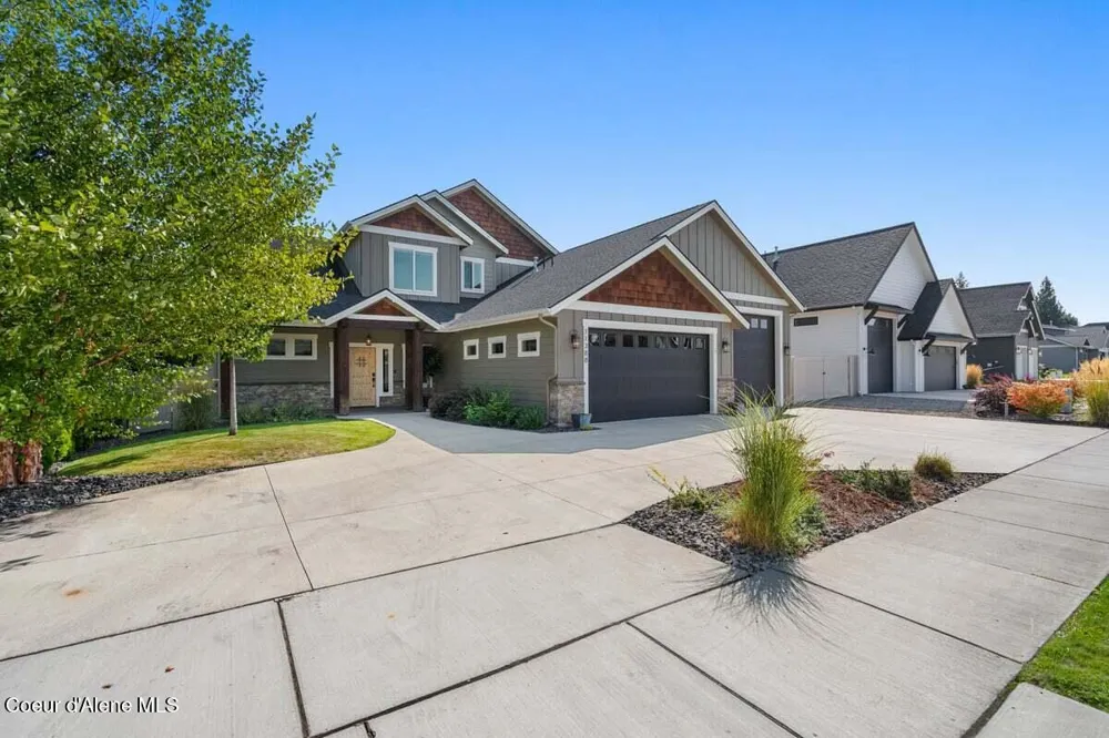 11388 ARMONIA WAY Hayden, ID 83835