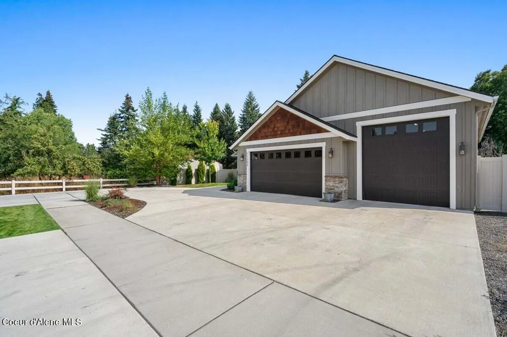 11388 ARMONIA WAY Hayden, ID 83835