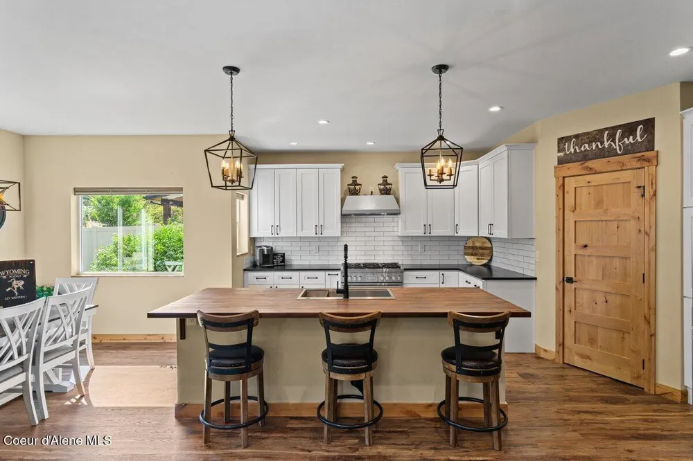 11388 ARMONIA WAY Hayden, ID 83835
