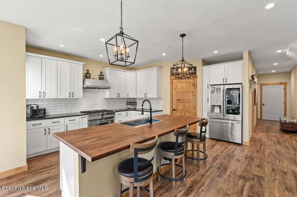 11388 ARMONIA WAY Hayden, ID 83835