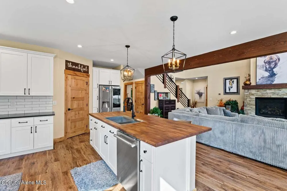 11388 ARMONIA WAY Hayden, ID 83835